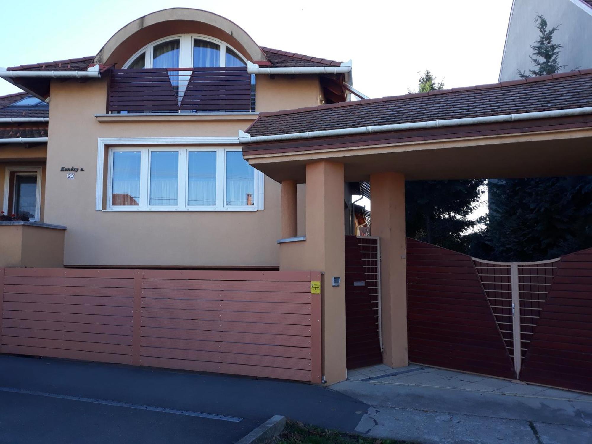 Kenézy Lux Apartman Vendégház Hajdúszoboszló Extérieur photo